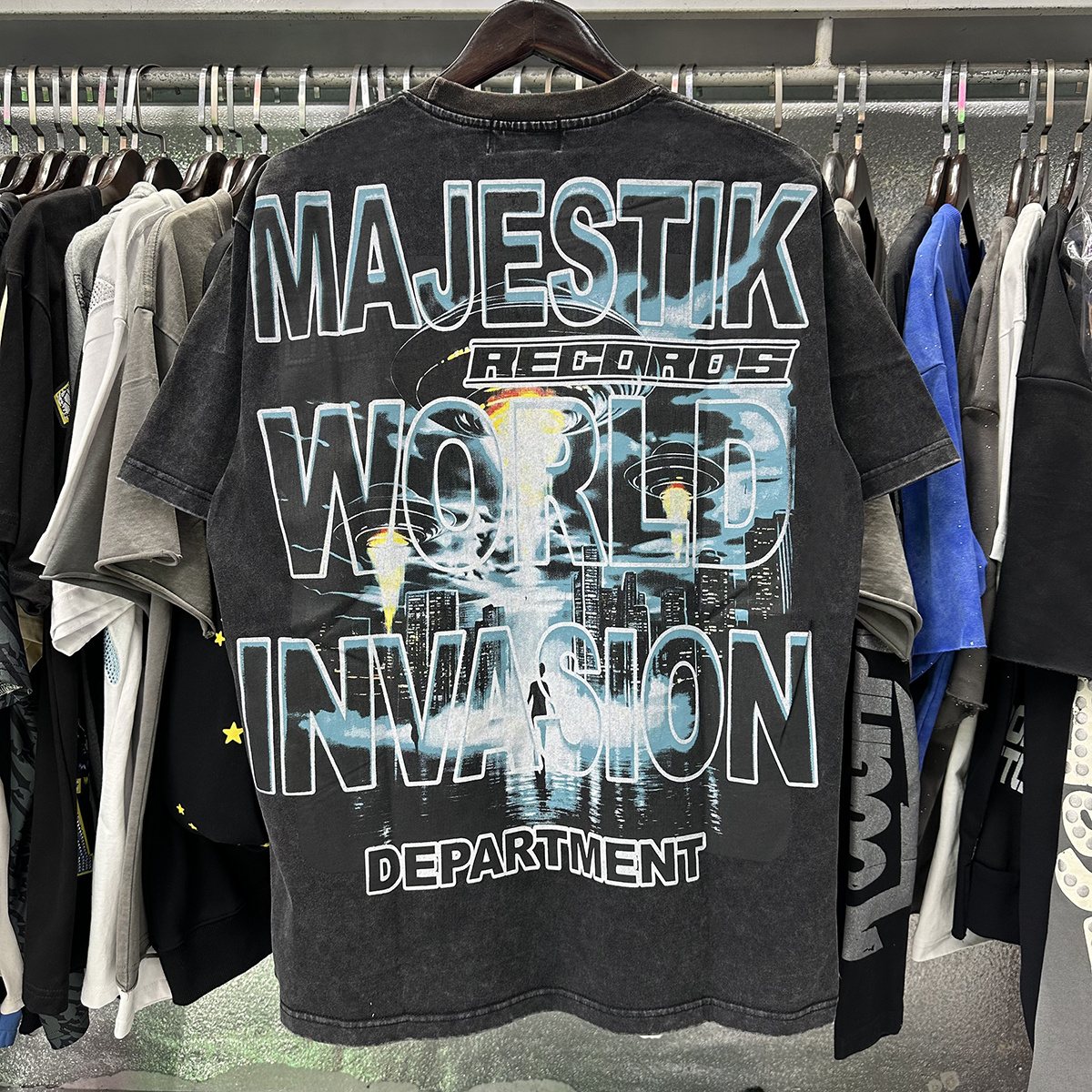 MAJESTIK 16 Department UFO Graphic T-Shirt ¡ª context