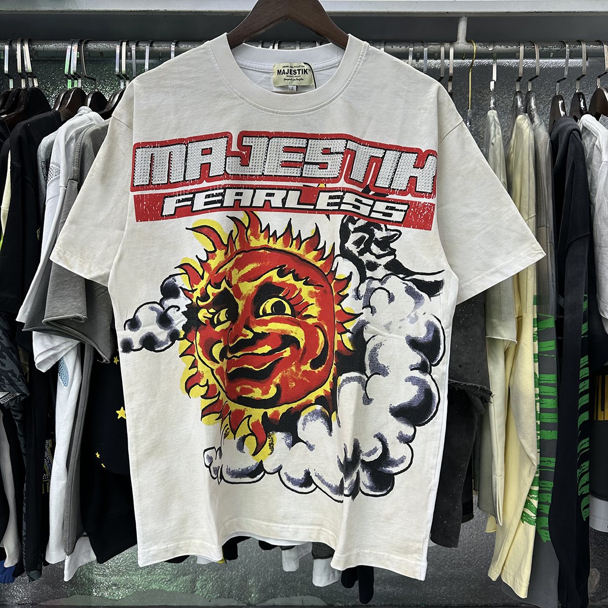 MAJESTIK Fearless Sun Graphic T-Shirt ¡ª context