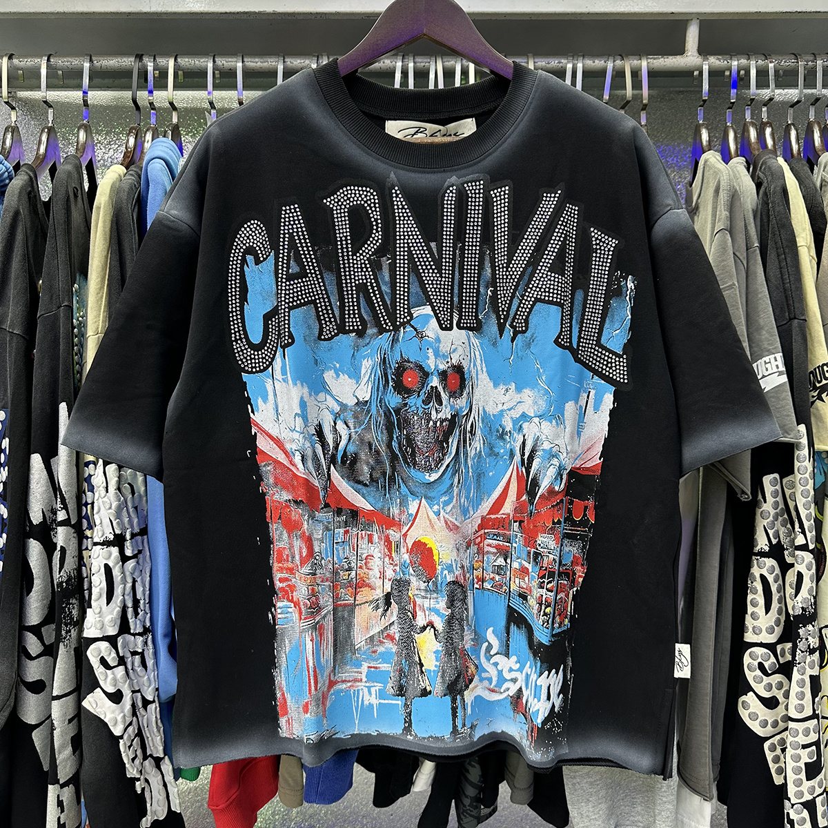 MAJESTIK Carnival Graphic Cropped T-Shirt ¡ª context