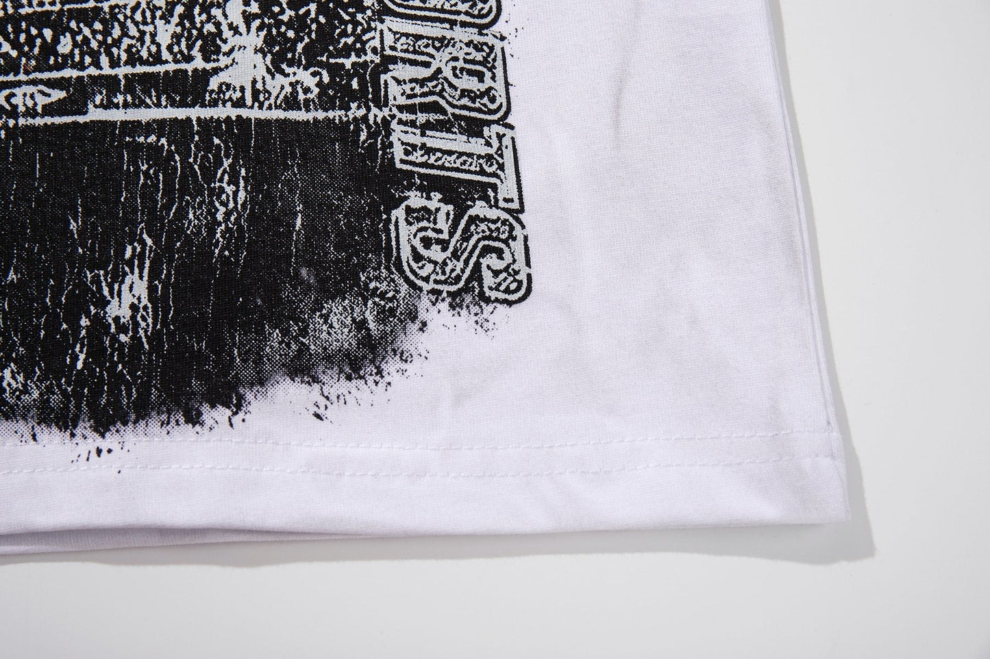 MAJESTIK Eagle Football Graphic Short-Sleeve T-Shirt - White ¡ª detail