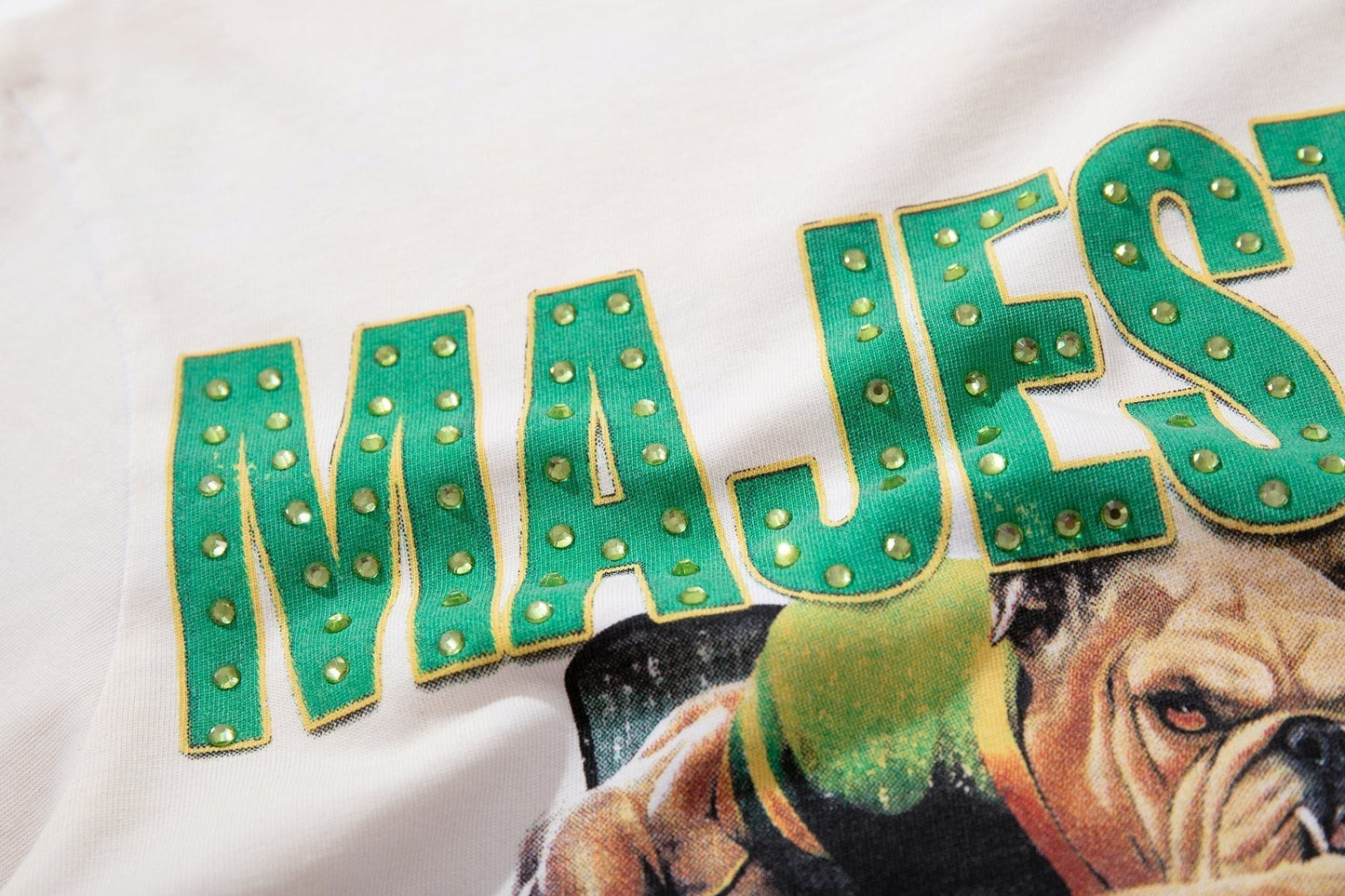 MAJESTIK Bulldog Football Graphic Short-Sleeve T-Shirt - White ¡ª detail