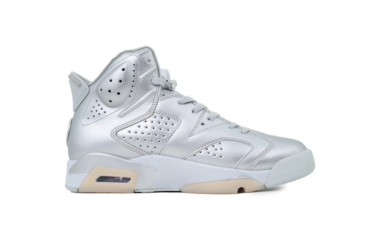 Nike Air Jordan 6 ¨C Retro High-Top Basketball Sneakers