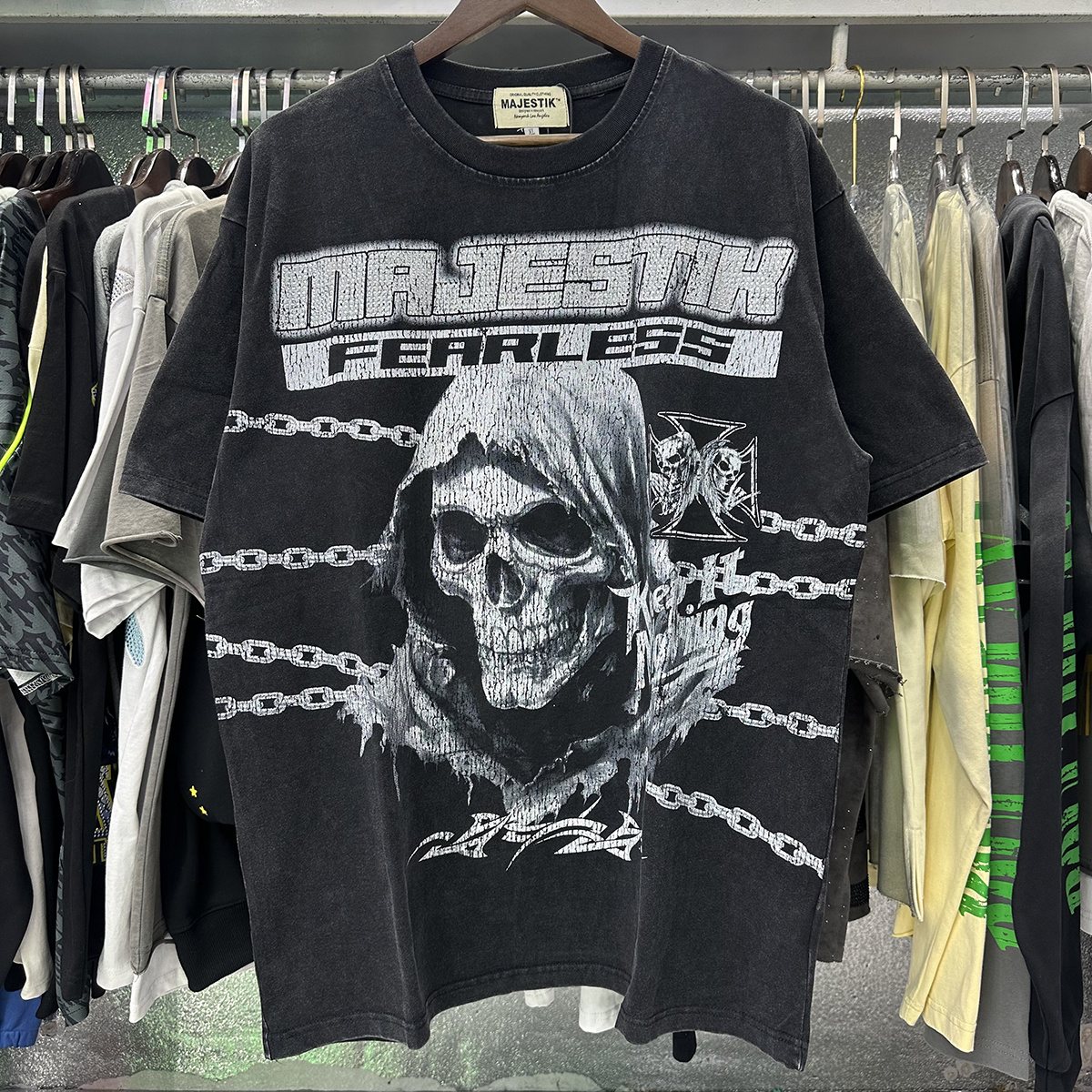 MAJESTIK Death Chain Skull Graphic T-Shirt ¡ª context