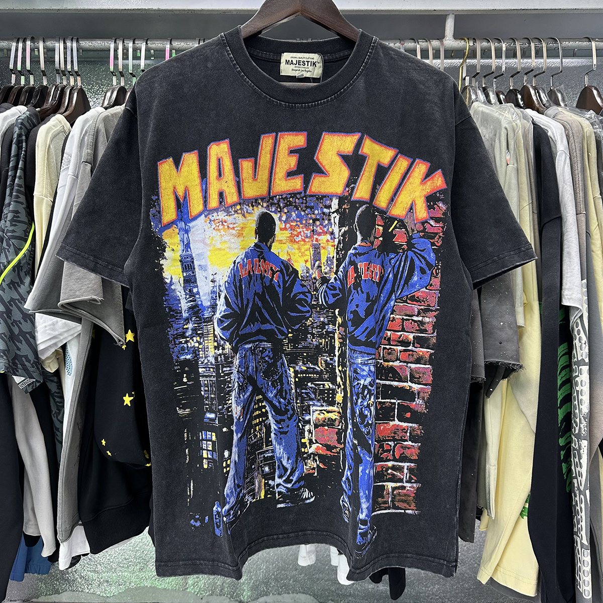 MAJESTIK Treet Artist Graphic Short-Sleeve T-Shirt ¡ª context