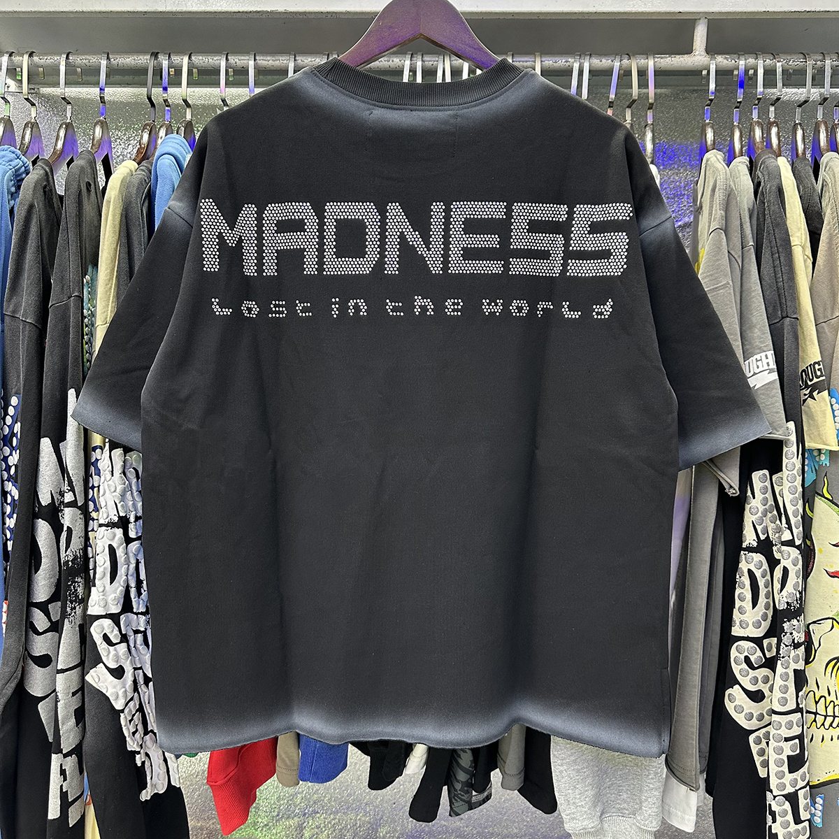 MAJESTIK Carnival Graphic Cropped T-Shirt ¡ª context