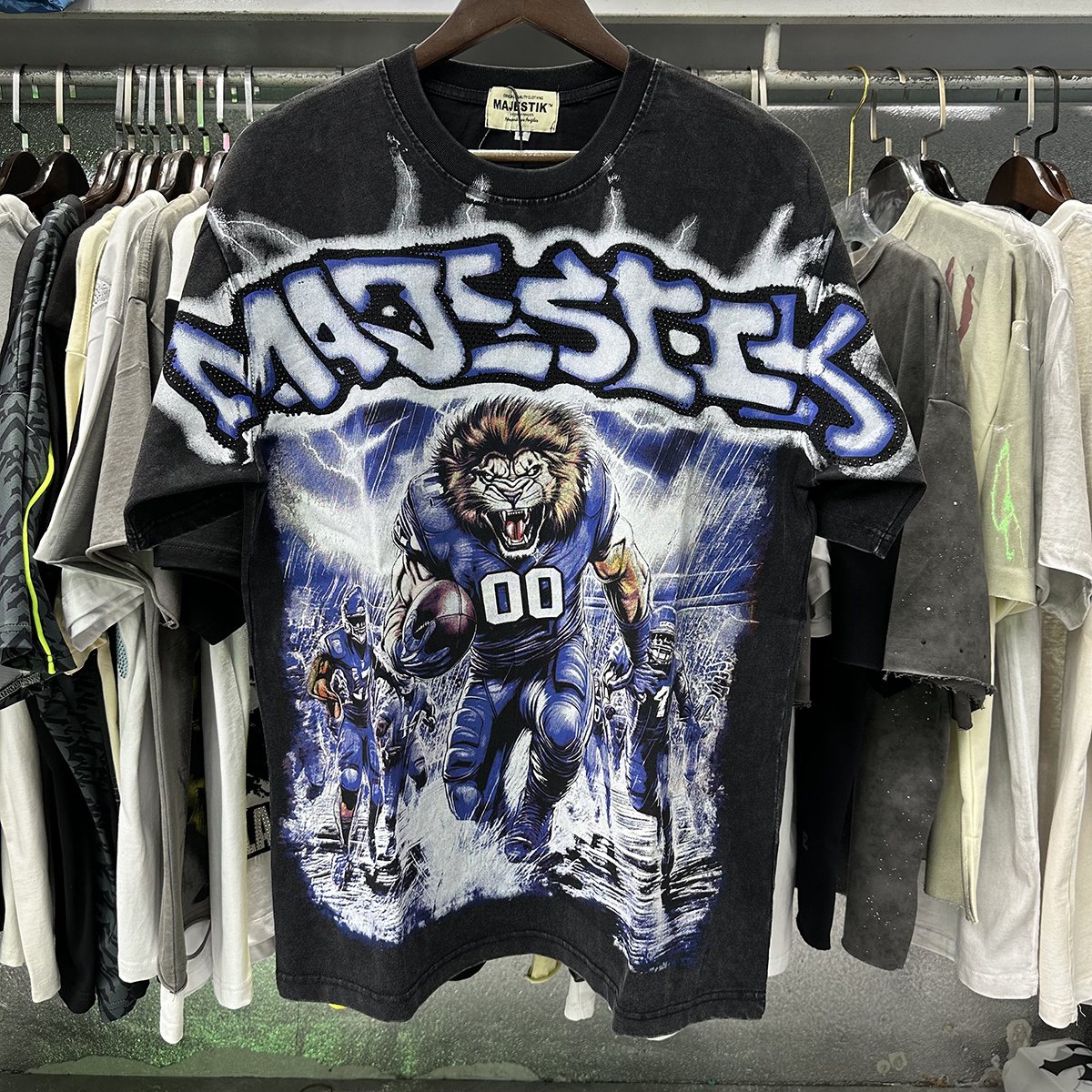 MAJESTIK Lion Football Rhinestone Crop T-Shirt ¡ª context
