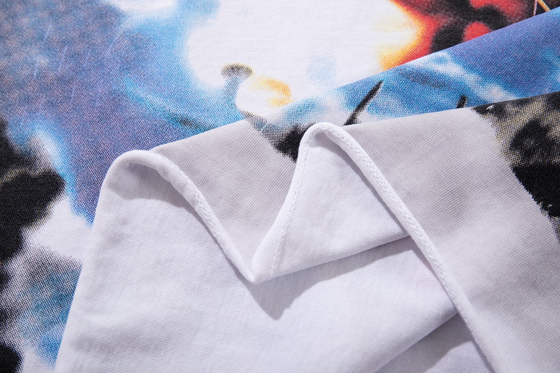MAJESTIK Cherub Graphic Short-Sleeve T-Shirt ¡ª detail