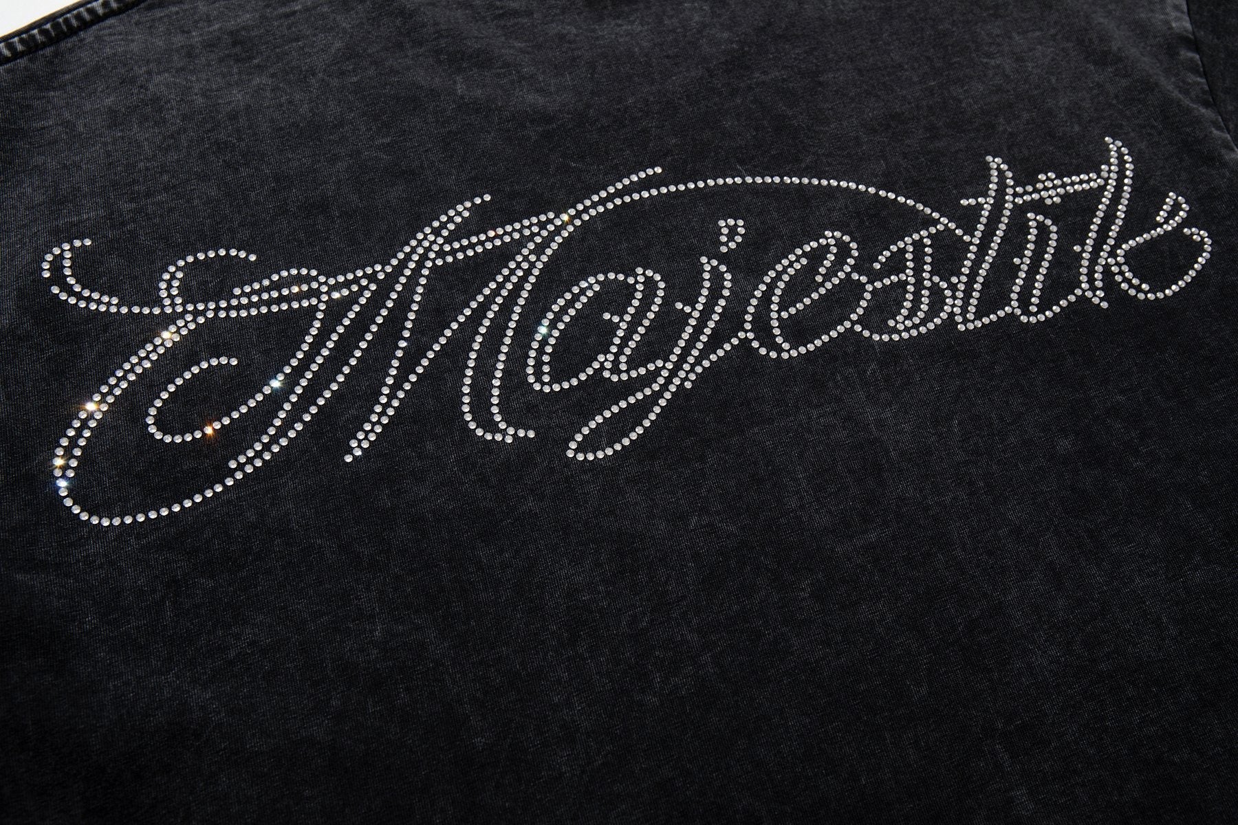 MAJESTIK Astronaut Trophy Graphic T-Shirt ¡ª detail