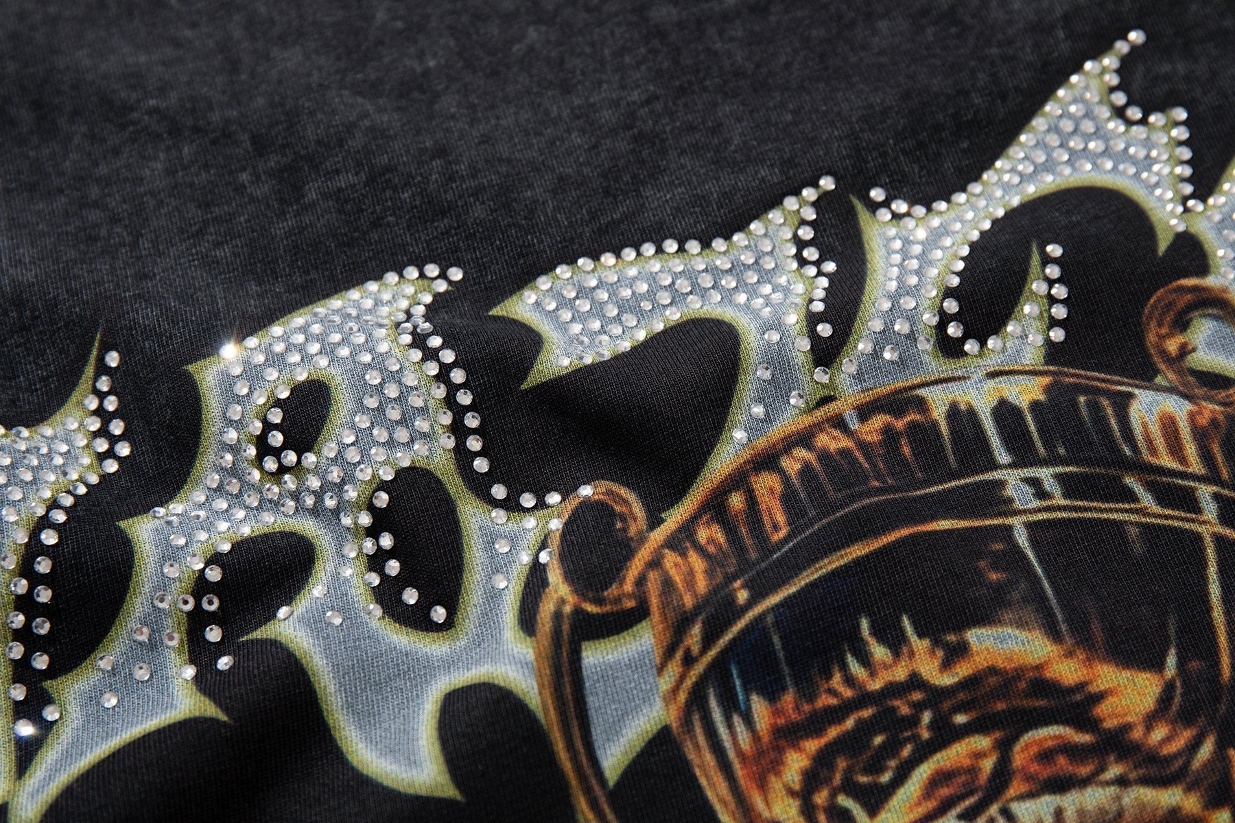MAJESTIK Astronaut Trophy Graphic T-Shirt ¡ª detail