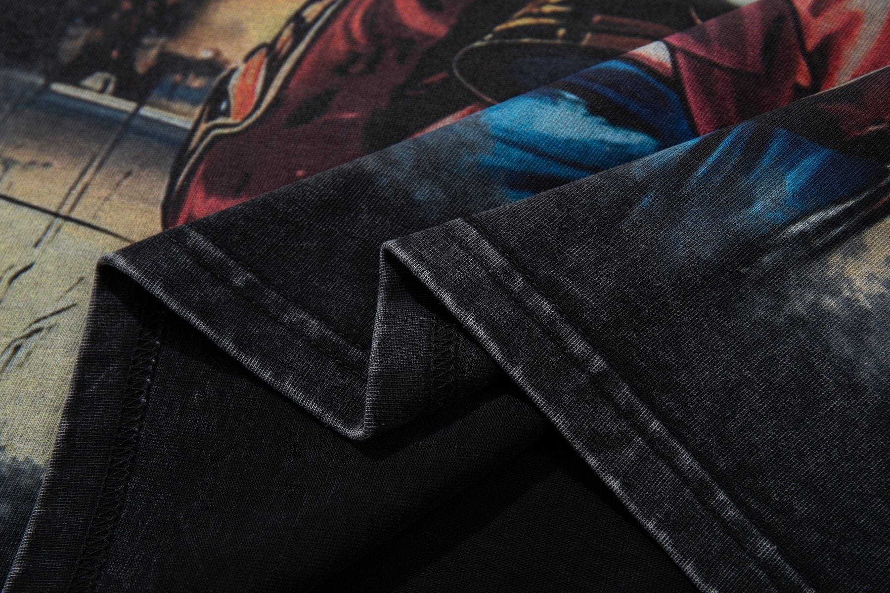 MAJESTIK Astronaut Trophy Graphic T-Shirt ¡ª detail
