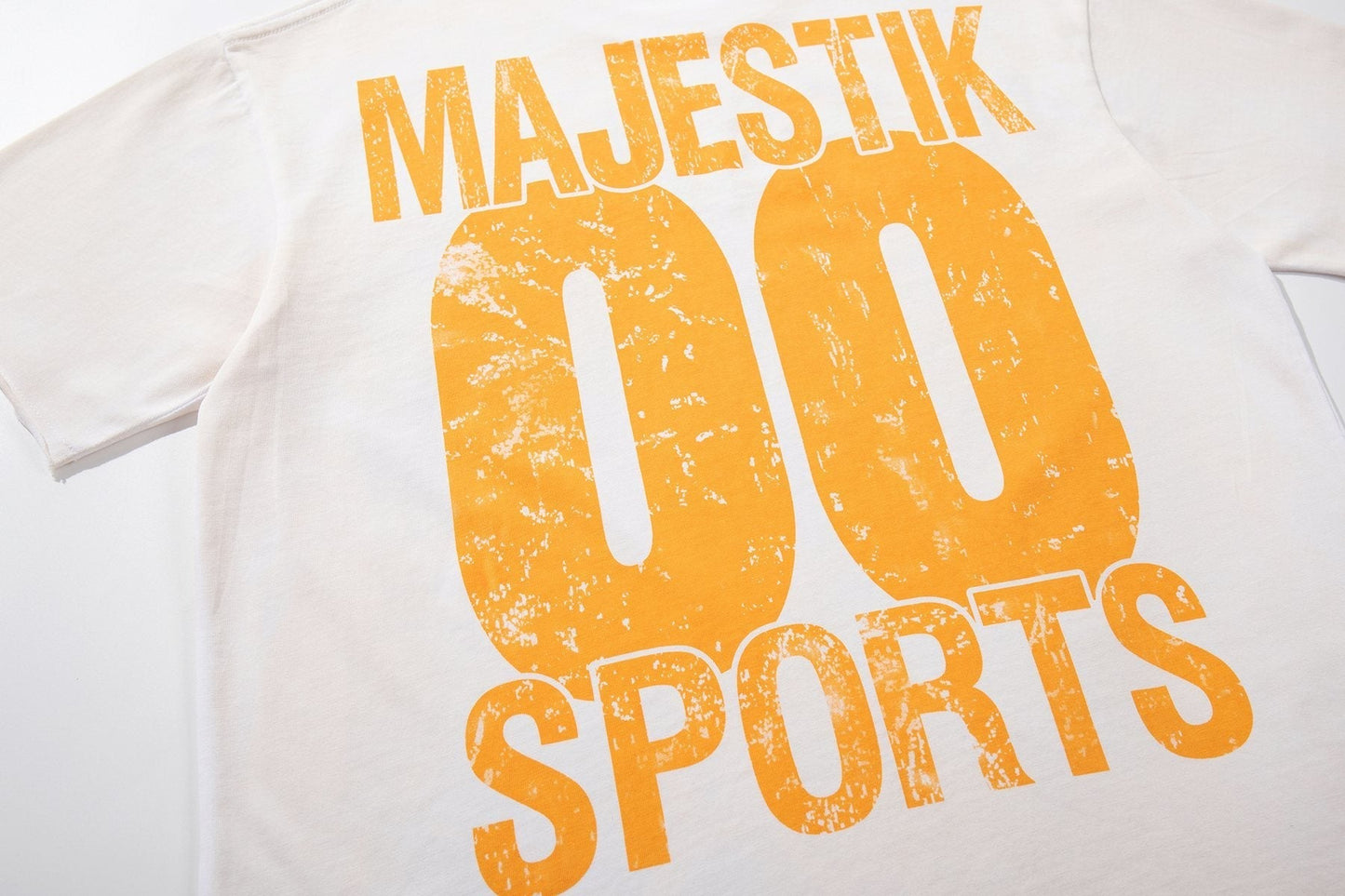 MAJESTIK Bulldog Football Graphic Short-Sleeve T-Shirt - White ¡ª detail