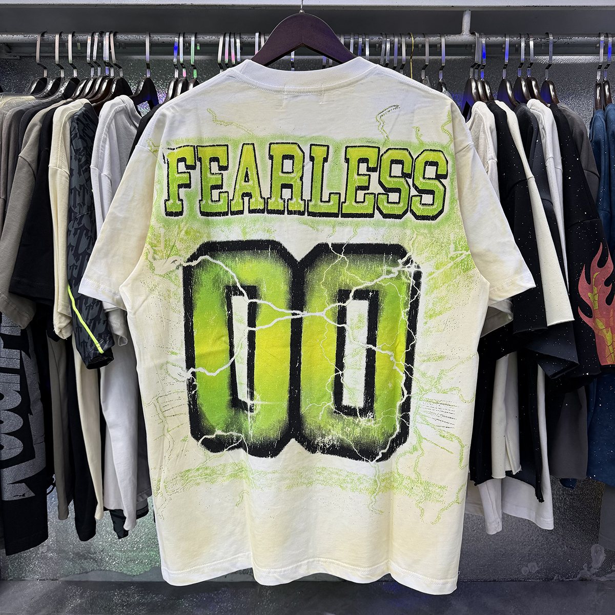 MAJESTIK The World Dogg Graphic Short-Sleeve T-Shirt ¡ª context