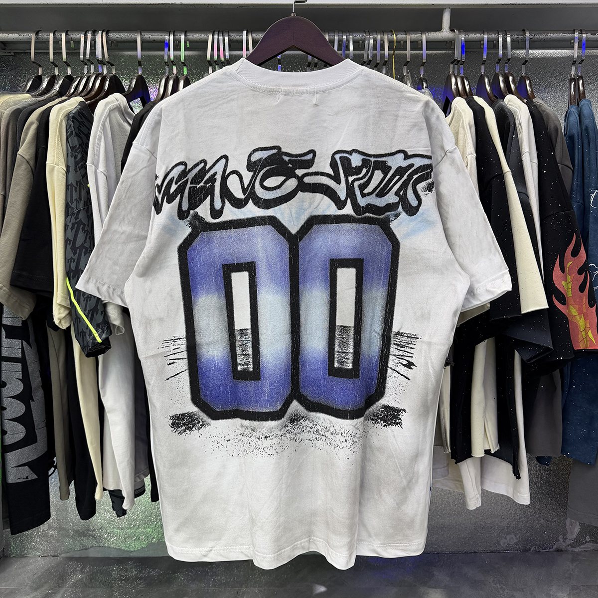 MAJESTIK The World Shark Graphic Short-Sleeve T-Shirt ¡ª context