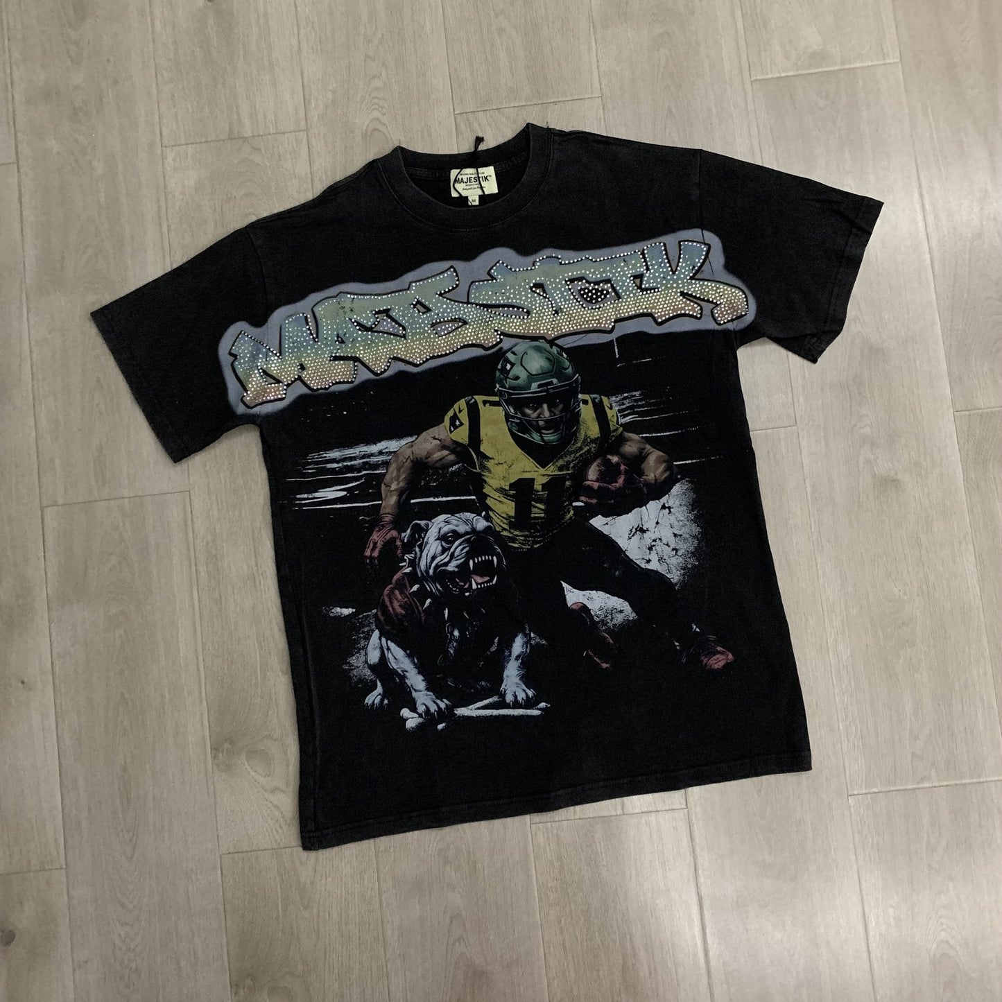 MAJESTIK Bulldog Football Graphic Cropped T-Shirt ¡ª front