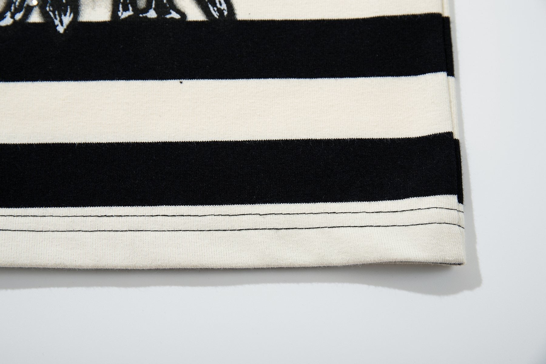MAJESTIK Skull Graphic Striped Zip-Collar T-Shirt ¡ª detail