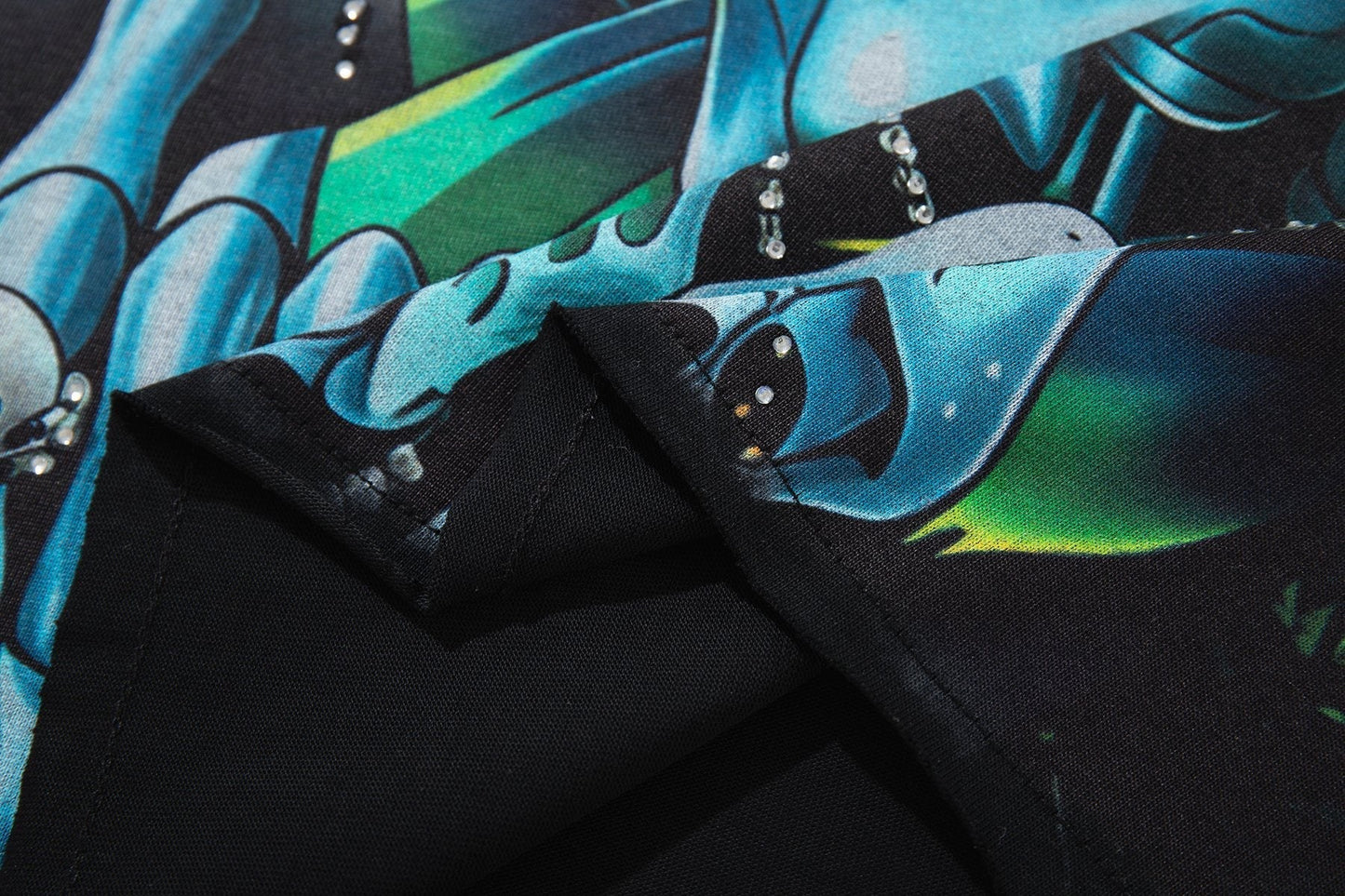 MAJESTIK Blue-Green Front & Script Back Graphic T-Shirt ¡ª detail
