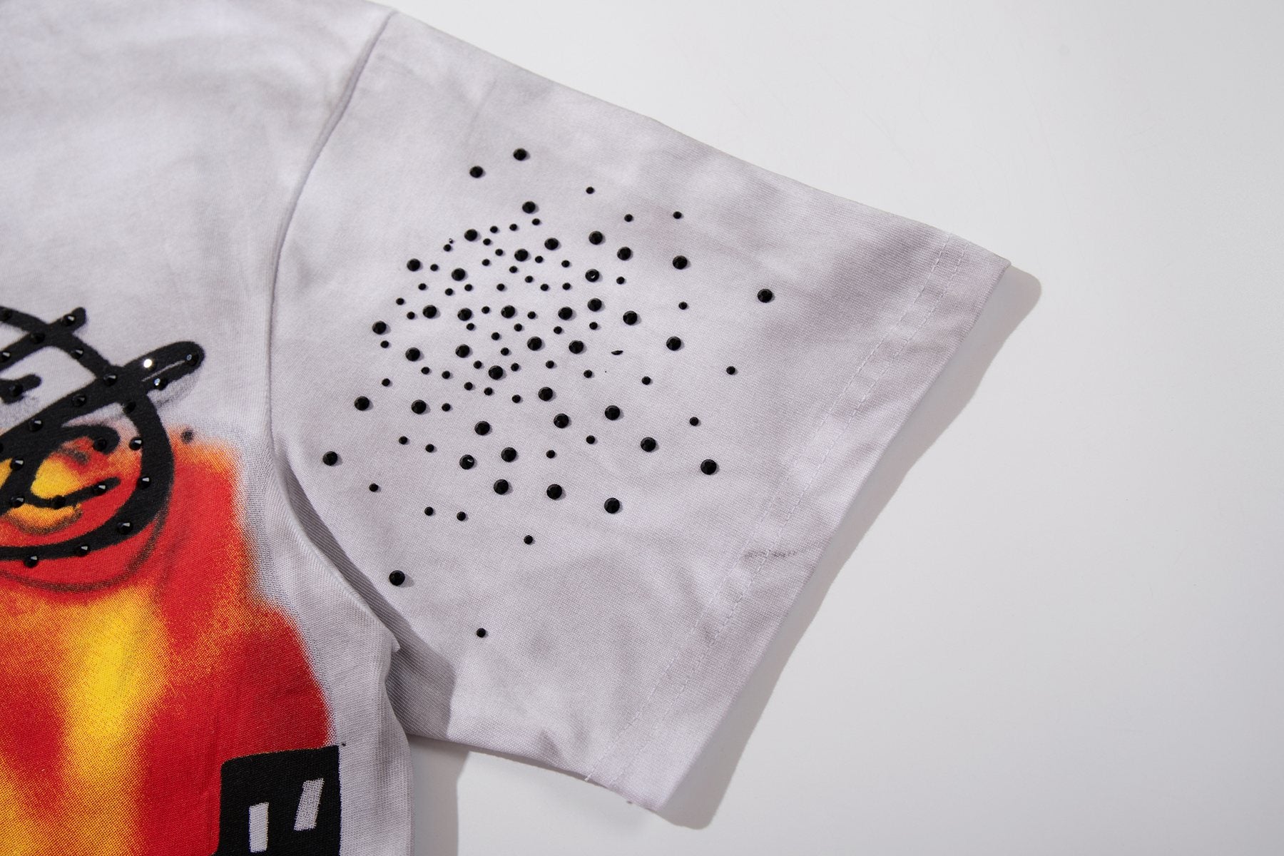 MAJESTIK Horse Racing Graffiti Graphic T-Shirt ¡ª detail