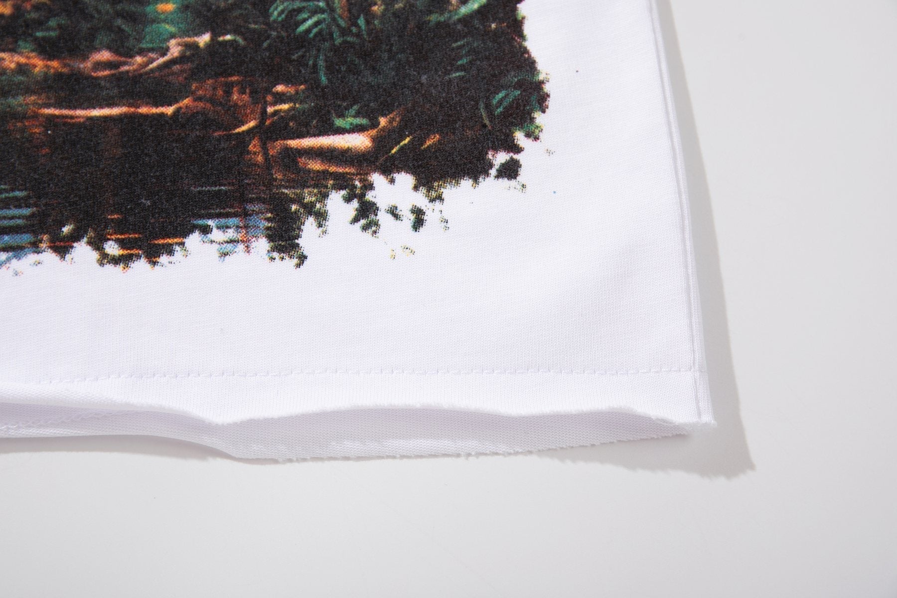 MAJESTIK Skull Graphic Short-Sleeve T-Shirt ¡ª detail
