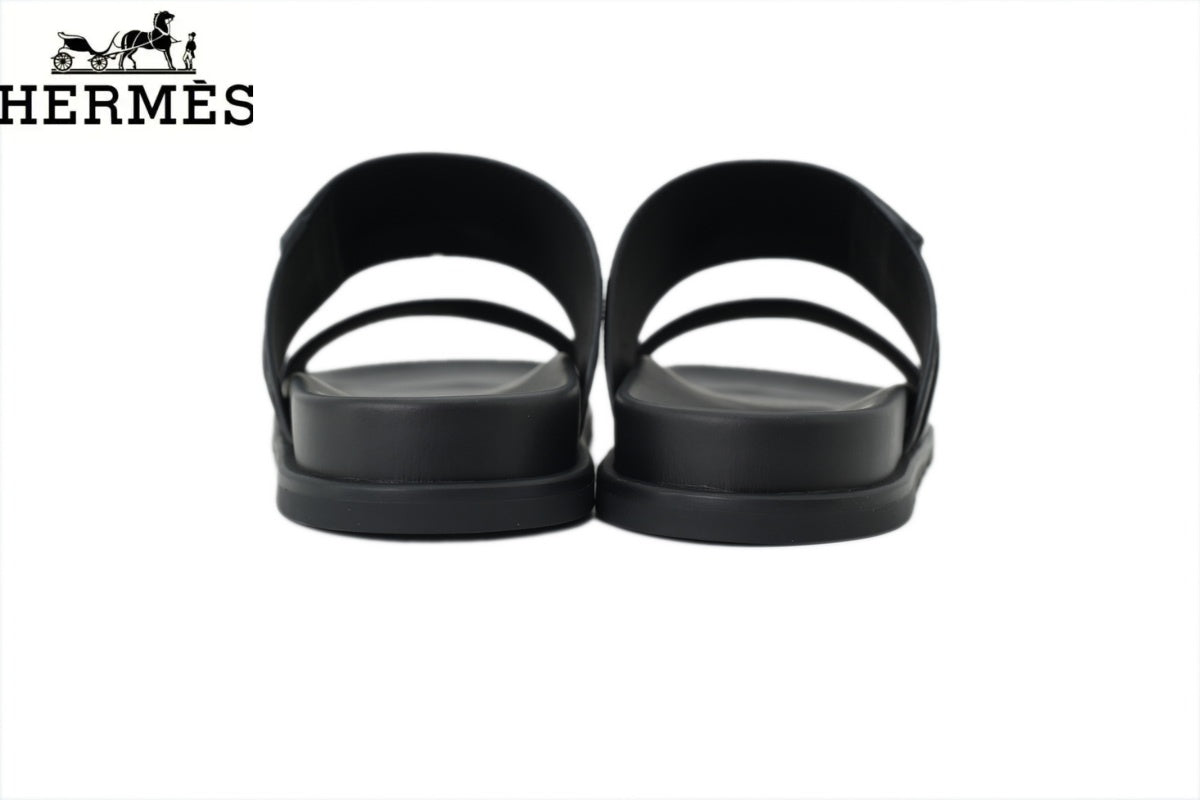 Herm¨¨s Black Leather Dual-Strap Slide Sandal